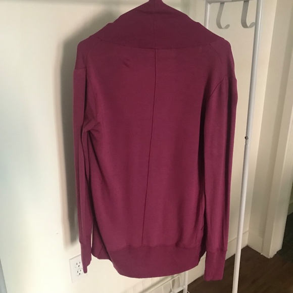 Athleta Pranayama Wrap Top Victorian Berry XXS (runs big) - Picture 5 of 5